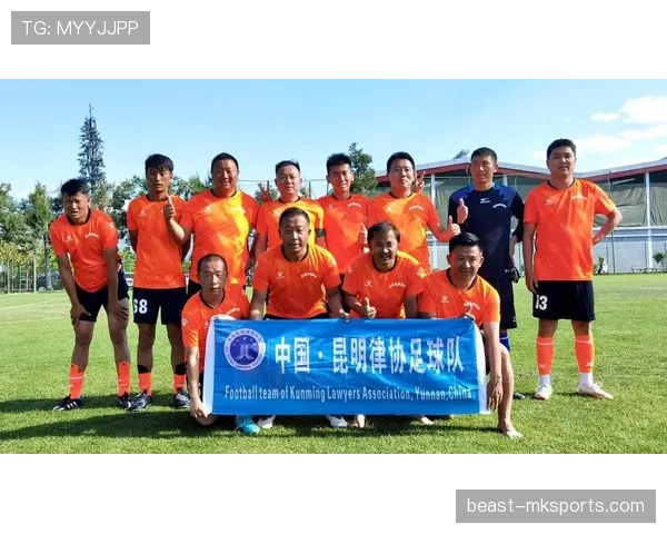 克鲁伊夫足球理念启迪新一代：简约足球重塑赛场未来