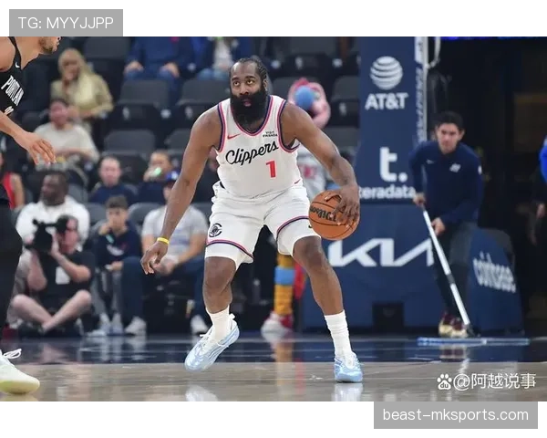 哈登这自律程度,凌晨四点的洛杉矶都嫌他卷 哈登这自律程度,凌晨四点的洛杉矶都嫌他卷