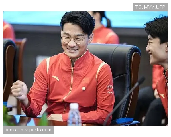 任子威训练完直接去奢侈品店刷卡，柜姐以为他是来拍综艺的